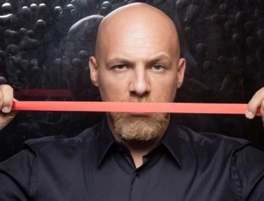 Απελπίστηκε ο Μουτσινάς: Δεν μπορεί να δώσει το δώρο-αυτοκίνητο -«Εγώ θα πάω στο Δρομοκαΐτειο»